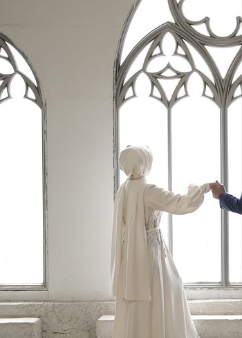 Kayra Uzun Kollu Beyaz Düz Kesim Sade Gelinlik - Görsel 4