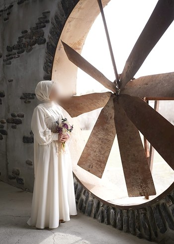 Kayra Uzun Kollu Beyaz Düz Kesim Sade Gelinlik - Görsel 2