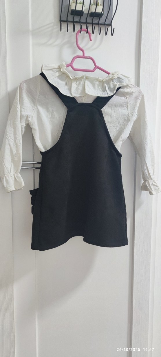 Kız Çocuk Siyah Fırfırlı Askılı Elbise - Görsel 4