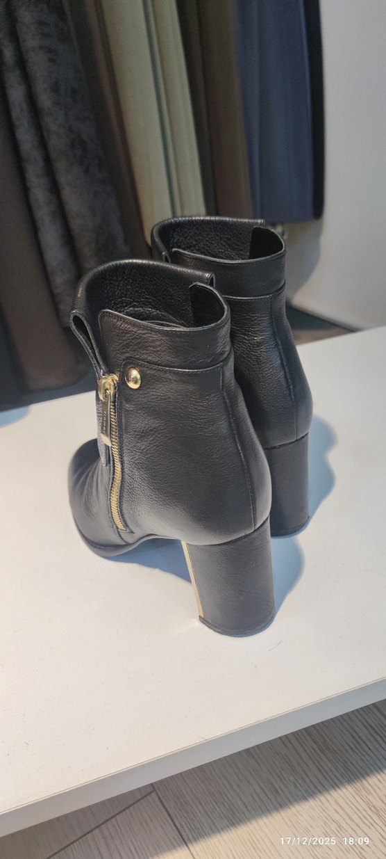 Kadın Siyah Deri Tokalı Topuklu Bot - Görsel 2