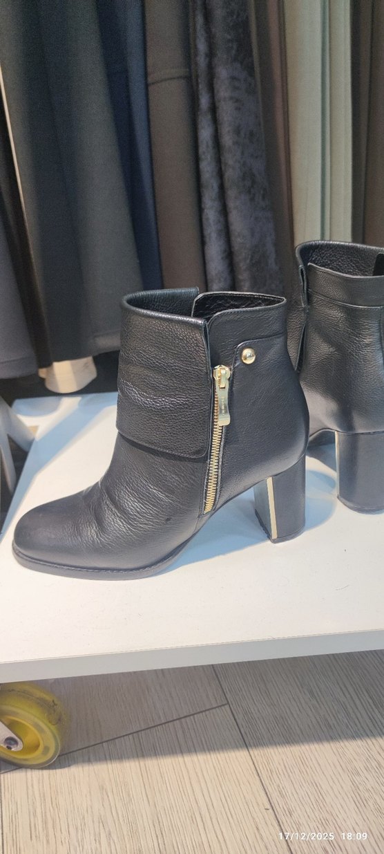 Kadın Siyah Deri Tokalı Topuklu Bot - Görsel 3