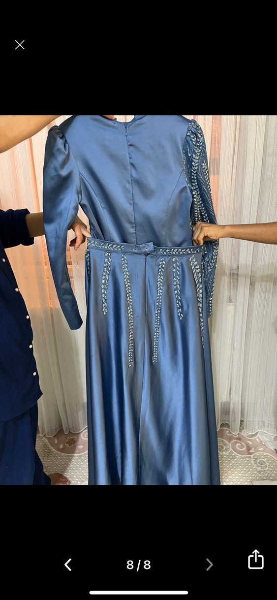 Uzun Kollu Drapeli Mavi İşlemeli Abiye Elbise - Görsel 4