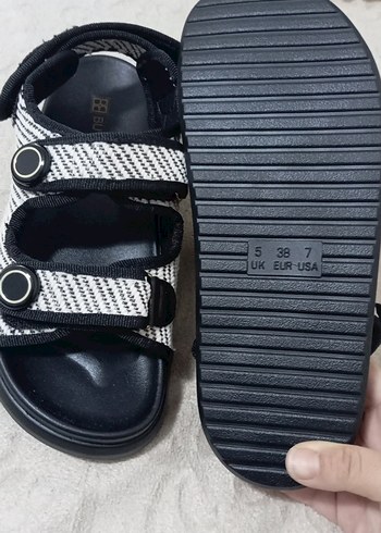 38 Beden keten karışımlı sıfır Tokalı çizgi Desenli Kadın sandalet