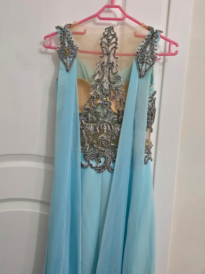 Özel tasarım taş işlemeli uzun kadın abiye elbise - Görsel 3