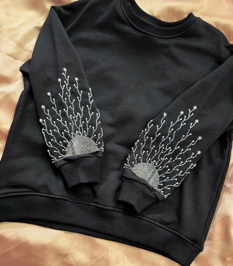 Siyah boncuk işlemeli kadın bluz - Görsel 3