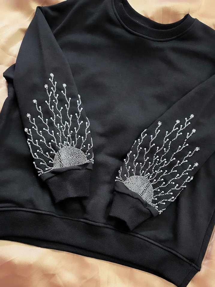 Siyah boncuk işlemeli kadın bluz - Görsel 2