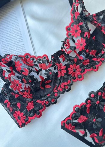 Kırmızı Nakışlı Bralet Sütyen Takımı - Görsel 2