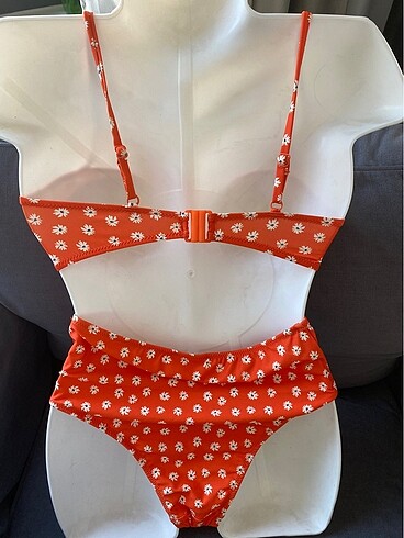 LC Waikiki Çiçekli turuncu bikini takımı