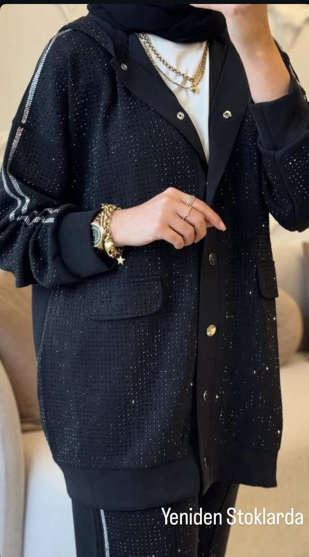 Siyah Düğmeli Taşlı Kadın Takım - Görsel 2