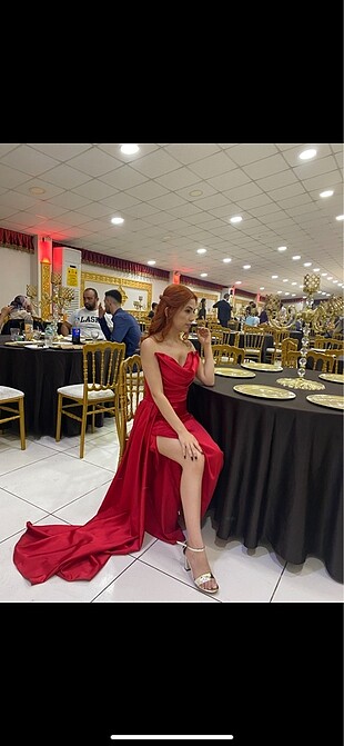 Kırmızı abiye