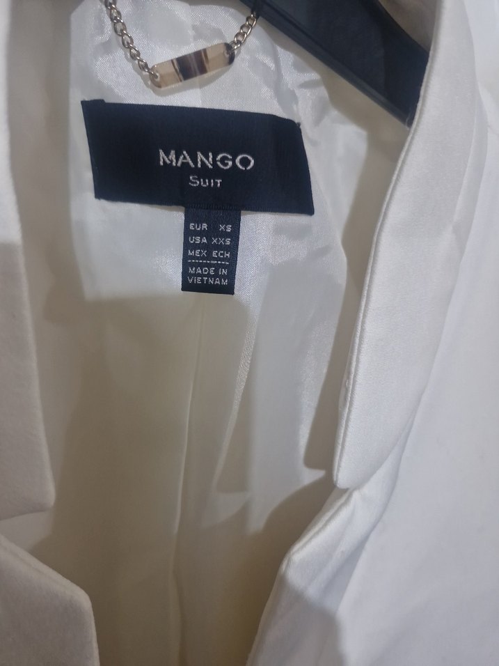 Düğmeli Beyaz Kadın Midi Blazer - Görsel 3