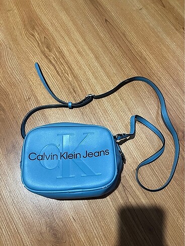 Calvin klein jeans kol çantası