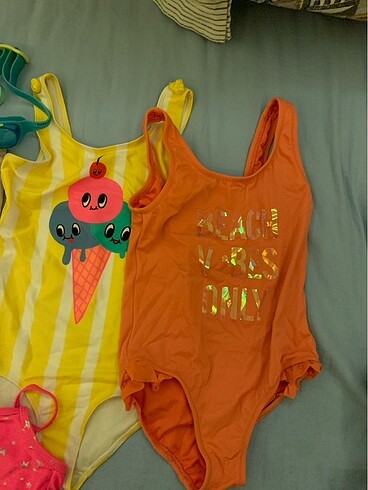 6 Yaş Beden 4 mayo 1 bikini 1 şort 12 gözlük