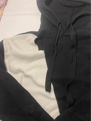 s Beden pencere detayli crop kazak