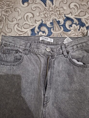 Pull and Bear Gri jean
