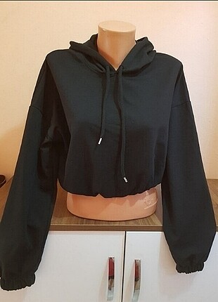 Crop sweatshirt