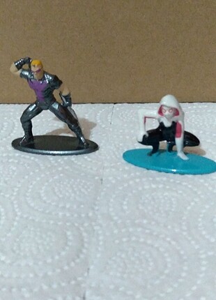 Marvel spıder - gwen ve hawkeye metal figür