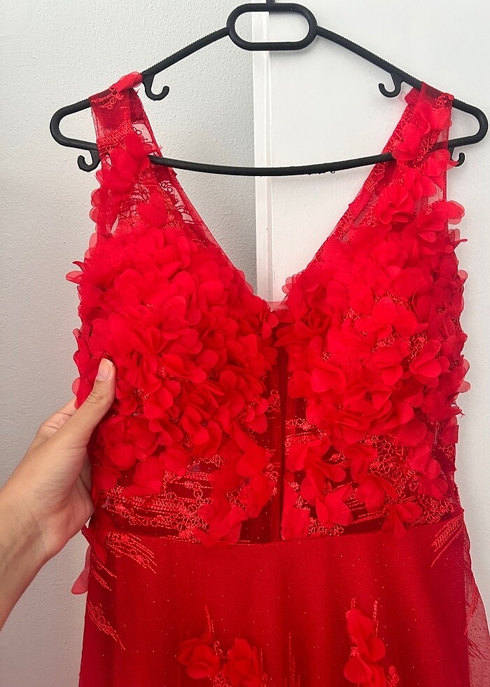 kırmızı gül desenli nişan düğün abiye elbise - Görsel 3