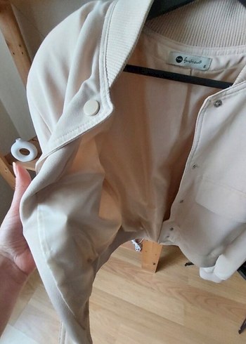 Düğmeli Beyaz Midi Kadın Ceket - Görsel 2