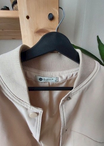 Düğmeli Beyaz Midi Kadın Ceket - Görsel 3