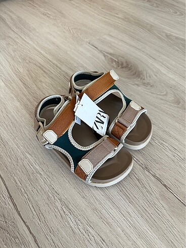 Zara çocuk sandalet