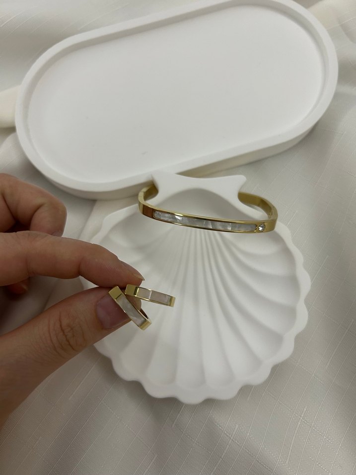 Minimalist Beyaz Tokalı Kadın Bileklik - Görsel 2