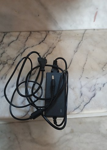 HERZ Siyah AC/DC Adaptör 12V 3A - Görsel 2