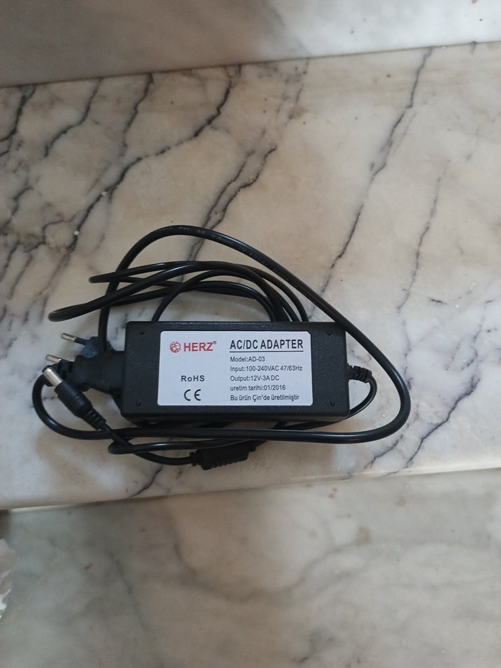 HERZ Siyah AC/DC Adaptör 12V 3A - Görsel 3