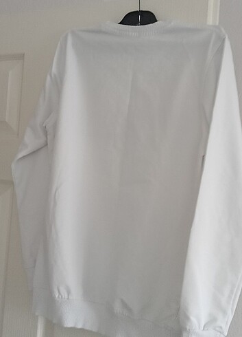s/m Beden beyaz Renk Adidas sweatshirt sıfırdan farksız