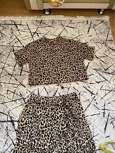 Leopar etek tişört takım