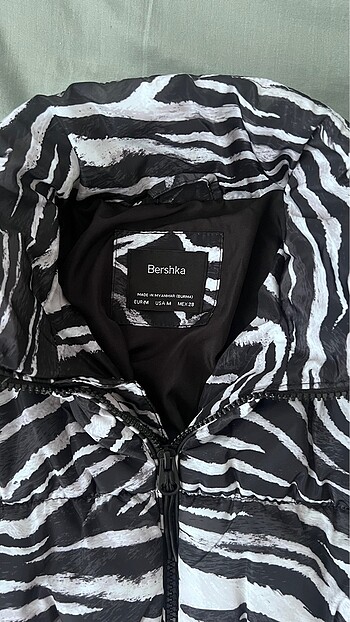m Beden Bershka zebra desenli mont