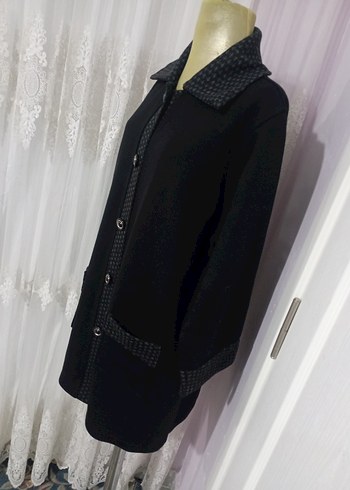 Düğmeli Siyah Midi Büyük Beden Ceket - Görsel 2