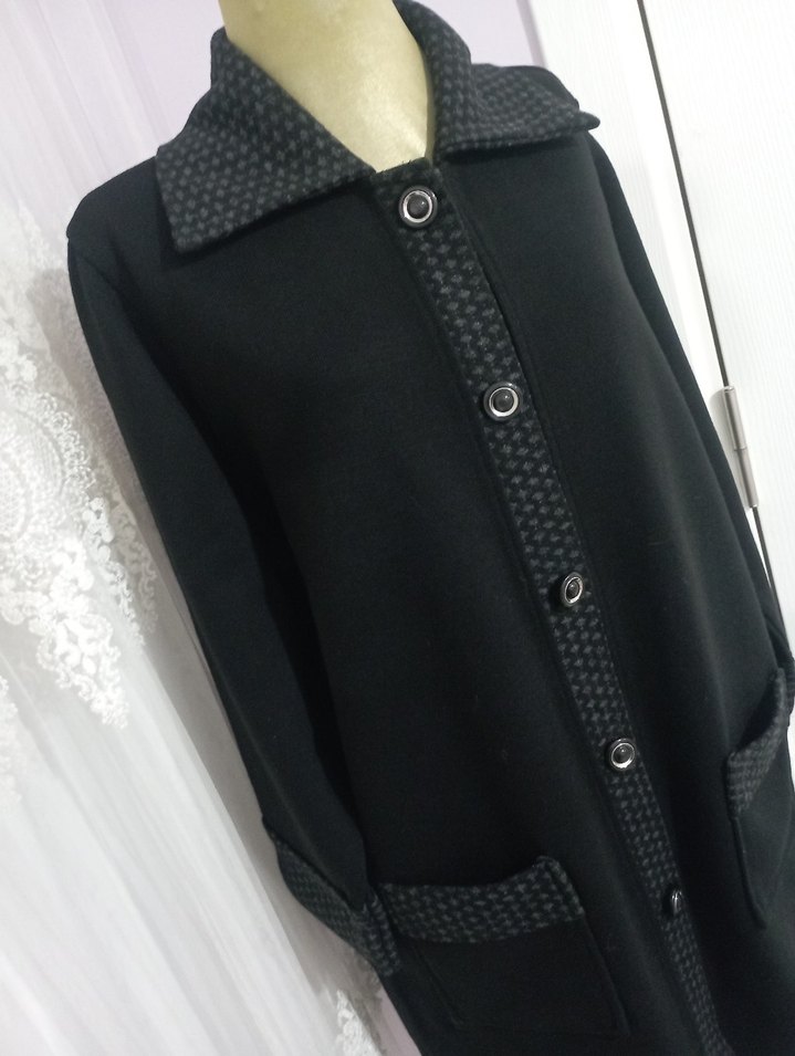 Düğmeli Siyah Midi Büyük Beden Ceket - Görsel 3