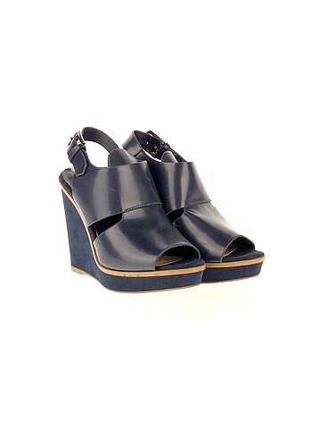 Stradivarius Stradivarius Dolgu Topuk %70 İndirimli.