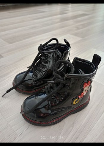 Kız Çocuk Siyah Rugan Minnie Nakışlı Bot - Görsel 3