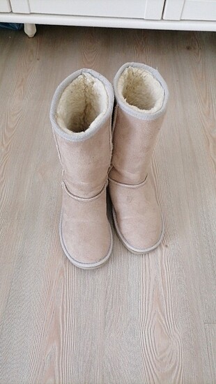 Ugg bot