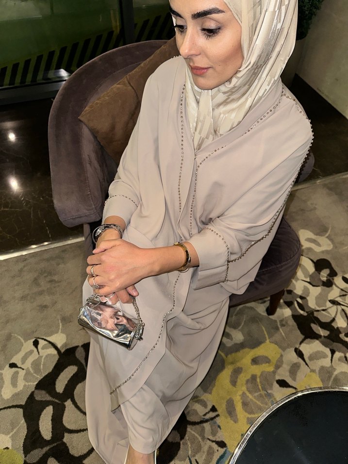 Düz işlemeli Abaya - Görsel 3