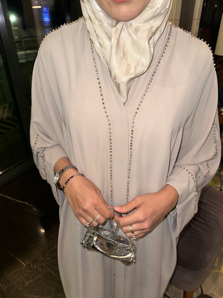 Düz işlemeli Abaya - Görsel 4