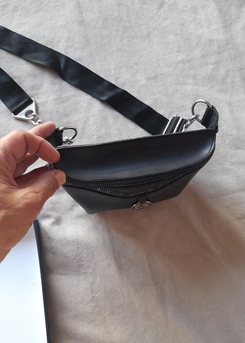 Siyah Deri Zincir Detaylı Bel Çantası - Görsel 5