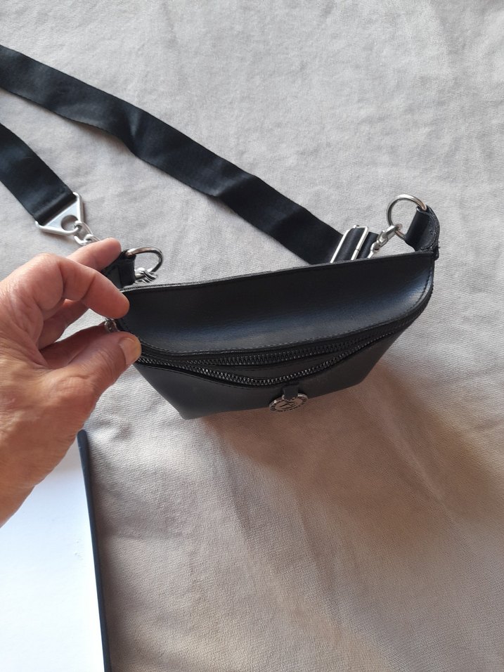 Siyah Deri Zincir Detaylı Bel Çantası - Görsel 5