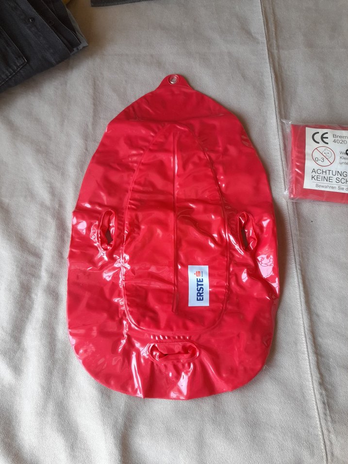 Kırmızı şişme deniz  ürünü - Görsel 5