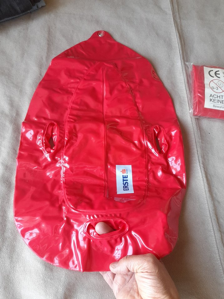 Kırmızı şişme deniz  ürünü - Görsel 4