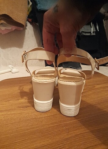 39 Beden ten rengi Renk Lookhere spor sandalet