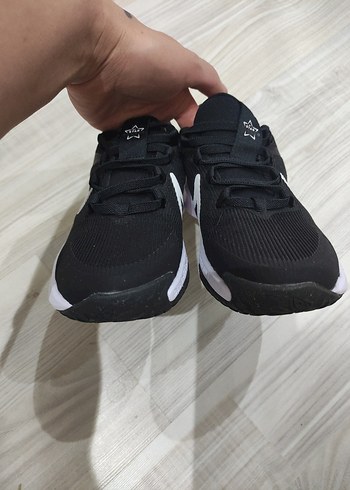 31 Beden siyah Renk Nike Star Runner erkek çocuk spor ayakkabısı