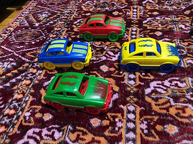  Oyuncak arabalar
