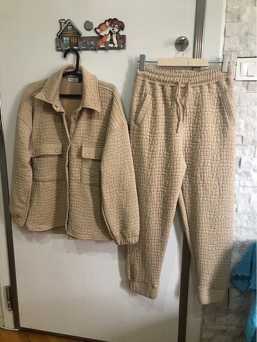Kapitone model takım