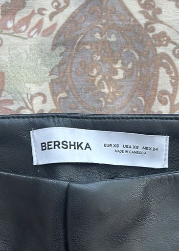 Kadın Siyah Deri Midi Pantolon - Görsel 2