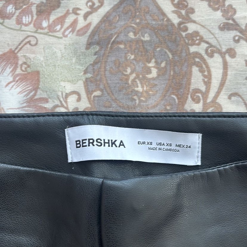 Kadın Siyah Deri Midi Pantolon - Görsel 2