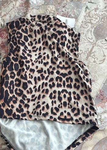 Kahverengi Leopar Desenli Kolsuz Boğazlı Bluz - Görsel 2