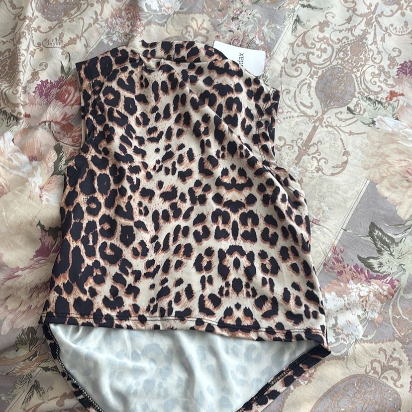 Kahverengi Leopar Desenli Kolsuz Boğazlı Bluz - Görsel 2